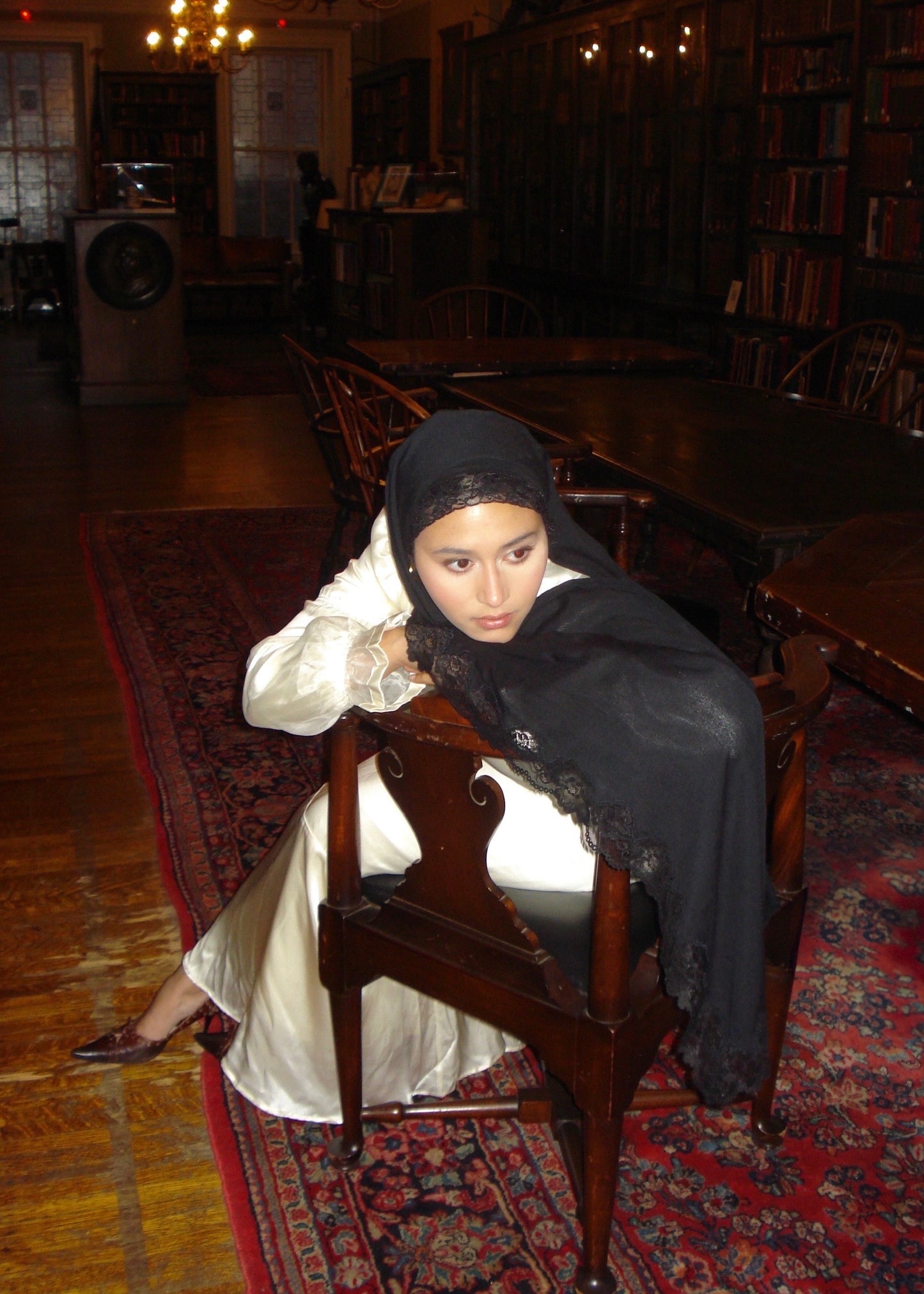 Noir Modal lace scarf